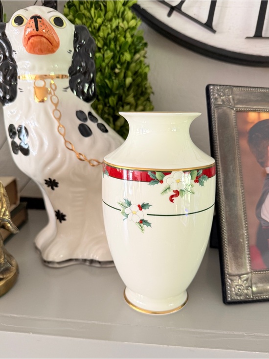 Pfaltzgraff Other - Pfaltzgraff Cream Festive Floral Bone China Christmas Vase